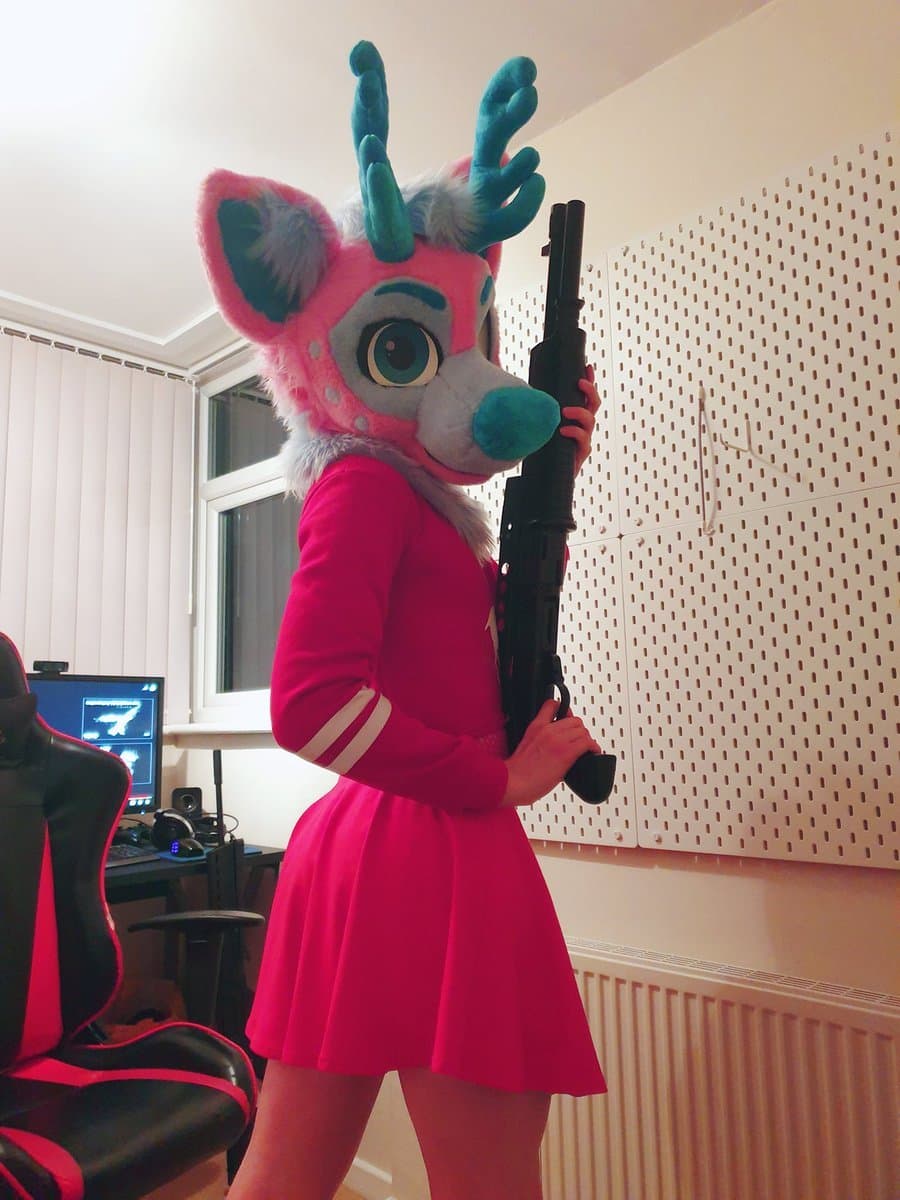 [FURRY] ??? british twink femboy furry with fat ass in deer fursuit (ďêëř_mäġâņ/ďêëřmäġâņäď)