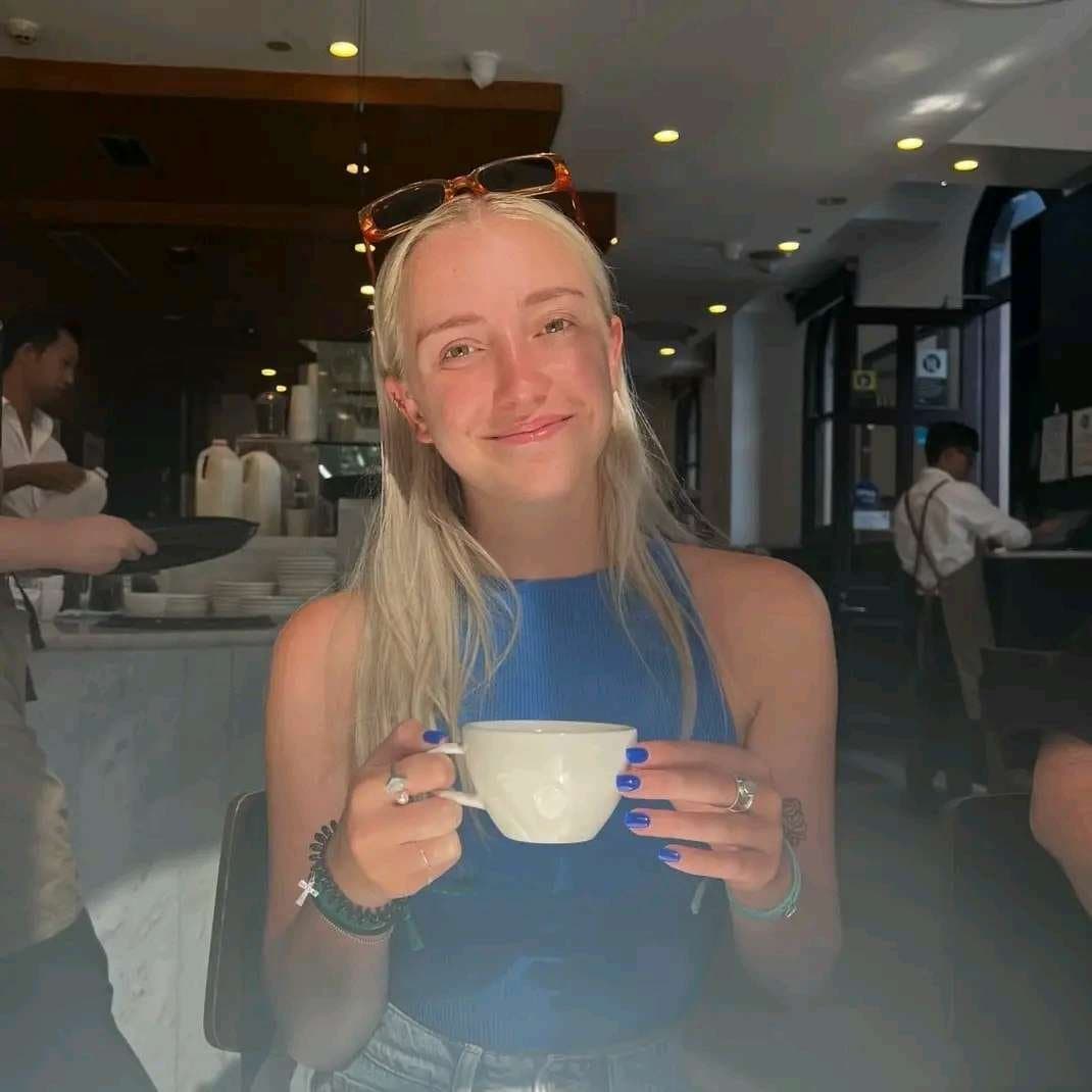 White 18 blonde love exhib