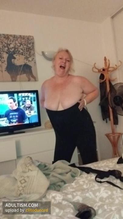 clitodunord branle sa chatte