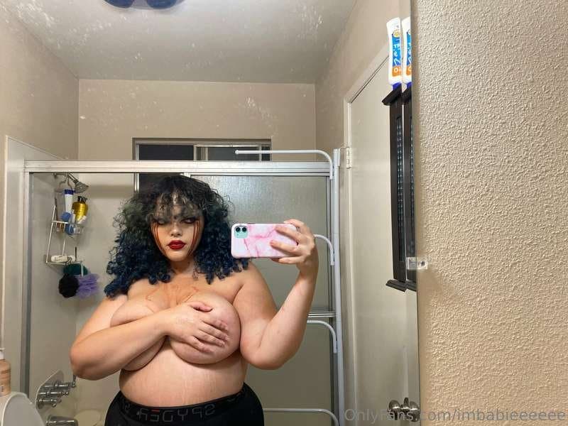 Mixed Race BBW Goth Babe ??