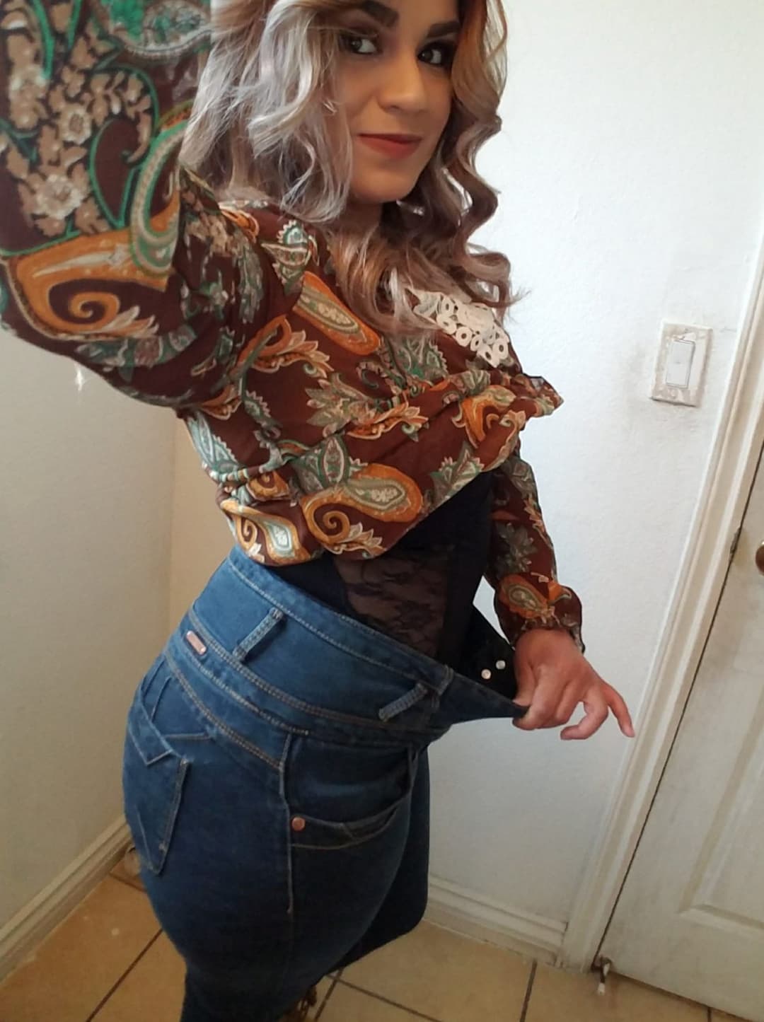 Sexy Milf Rocio From Fresno CA cheats on her Husband and sends sexy pics to Sancho