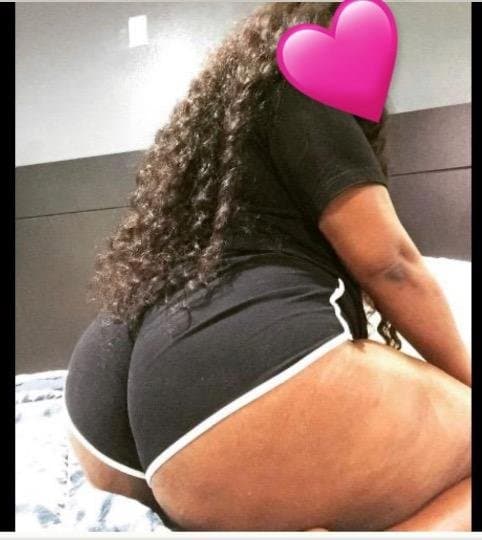 Click to view full size Big beautiful thick and busty ebony bbw milf mom big booty left her phone unlocked