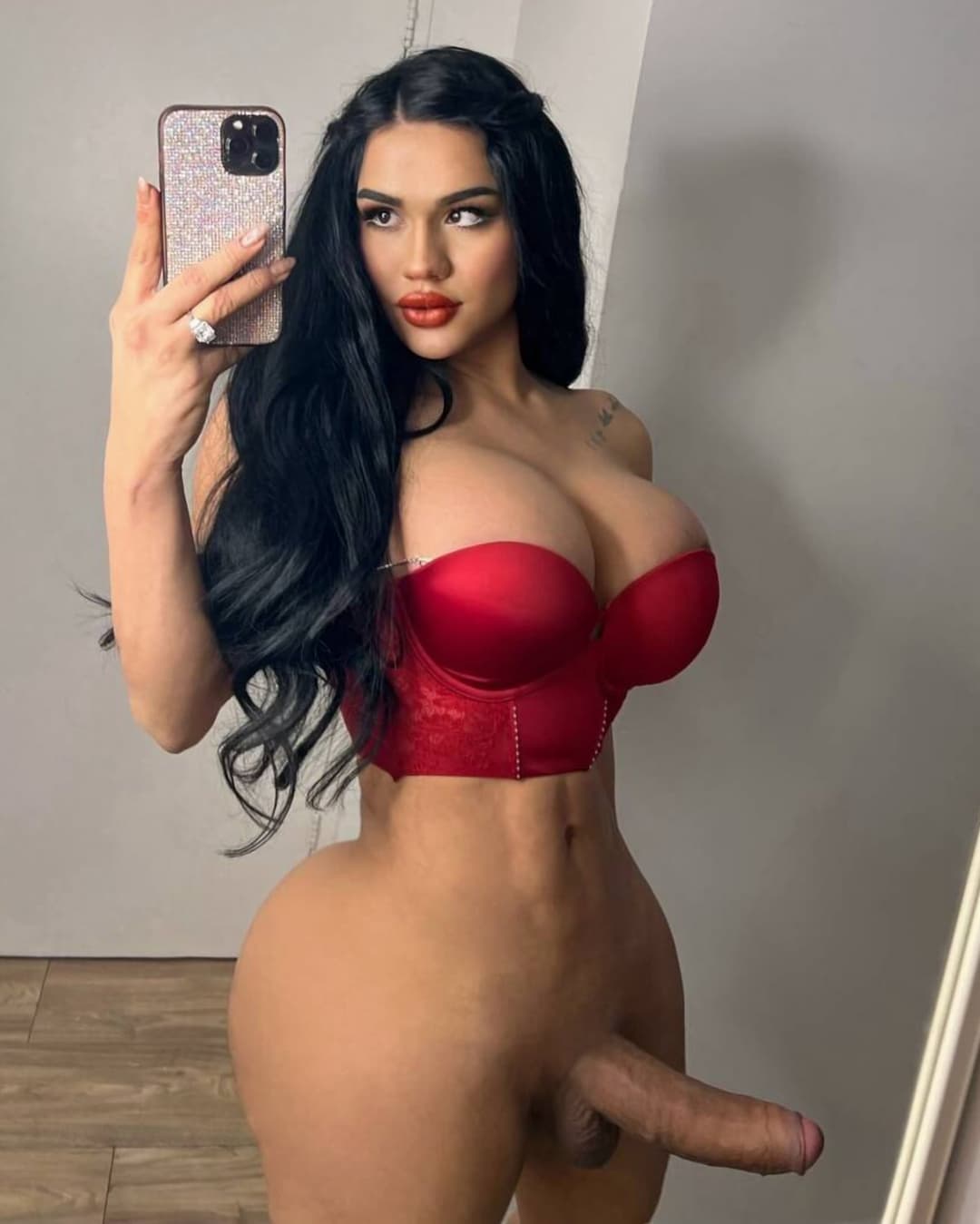 Click to view full size Esmeralda Nova (TS)(BB)(MC)22CM