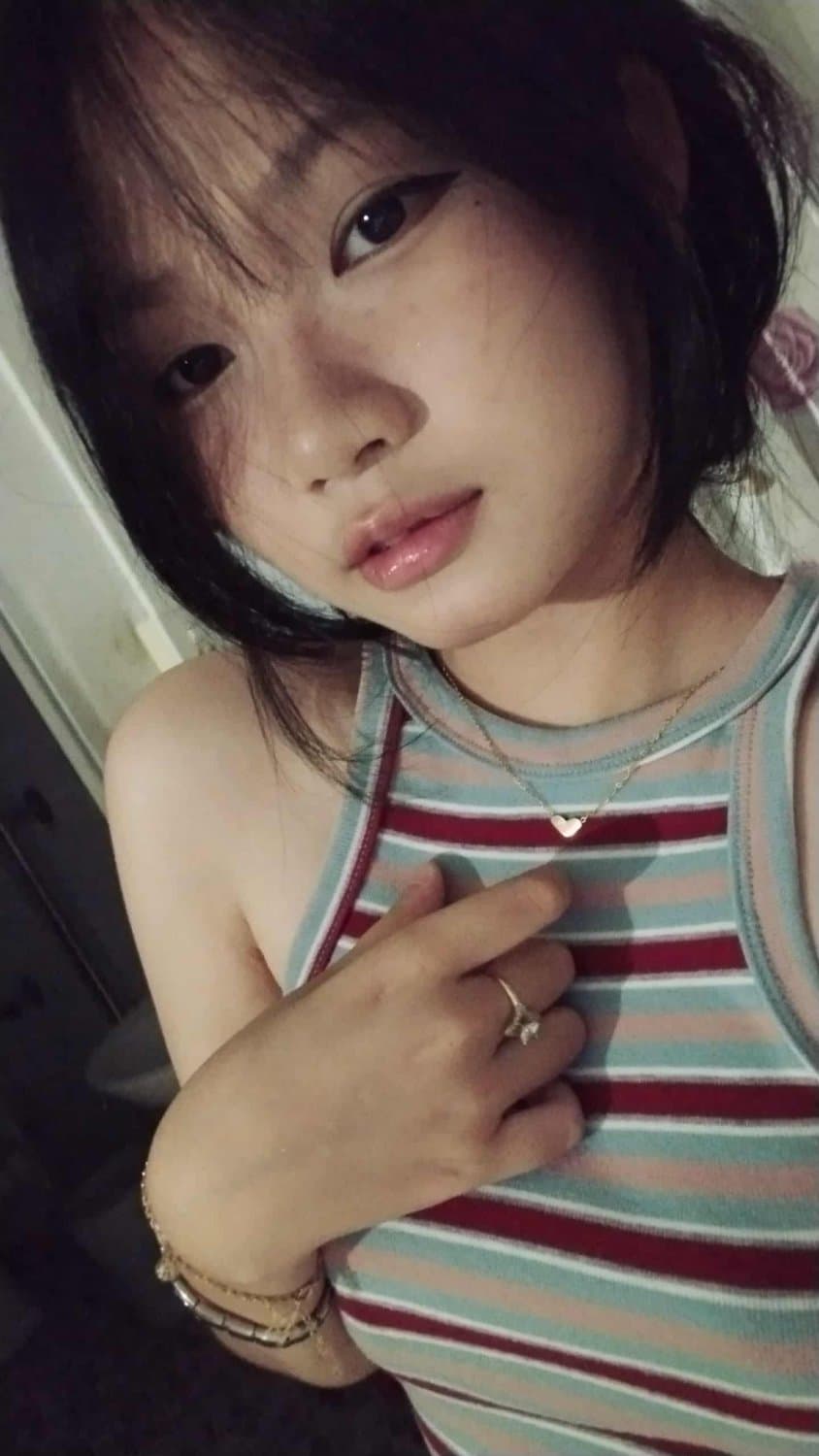 would send my nudes,video as a reward if anybody can trib on my pics (send your trib result in my dm