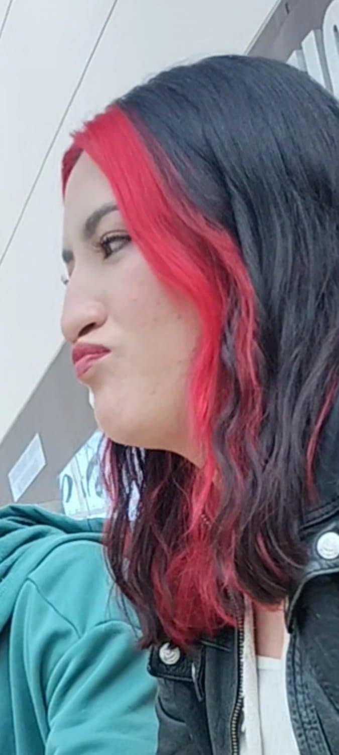 Click to view full size Nena peliroja trompita parada Duckface ???