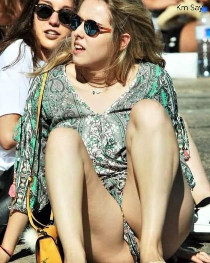 Hermosa descuido o exhibición al público su tanga?2