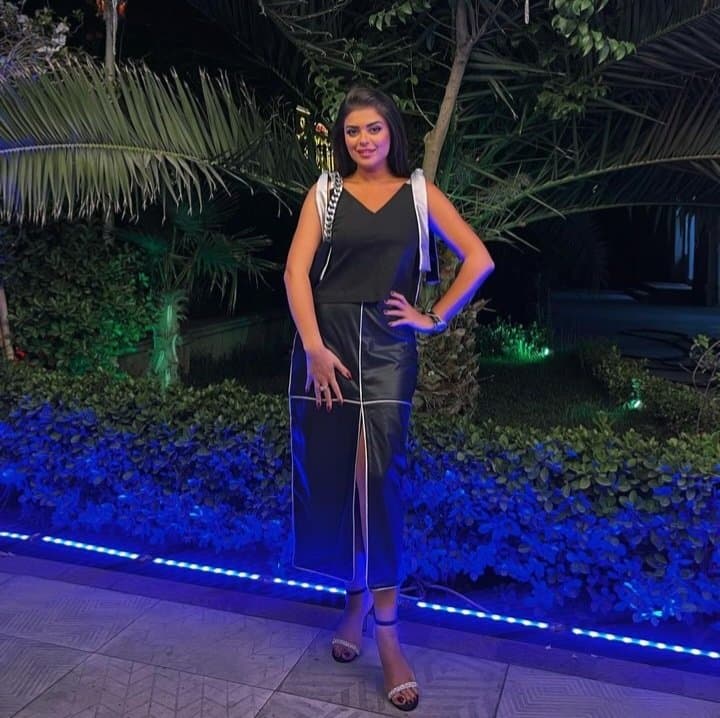 Sexy glamour feet pedicure woman