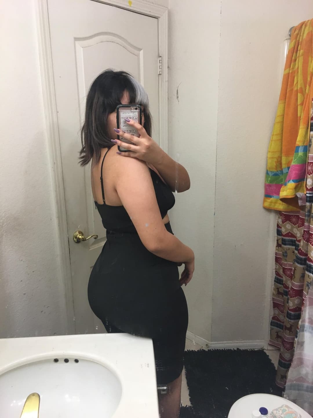 Beautiful latina loves showing off her fat ass. Loves sucking dick too.