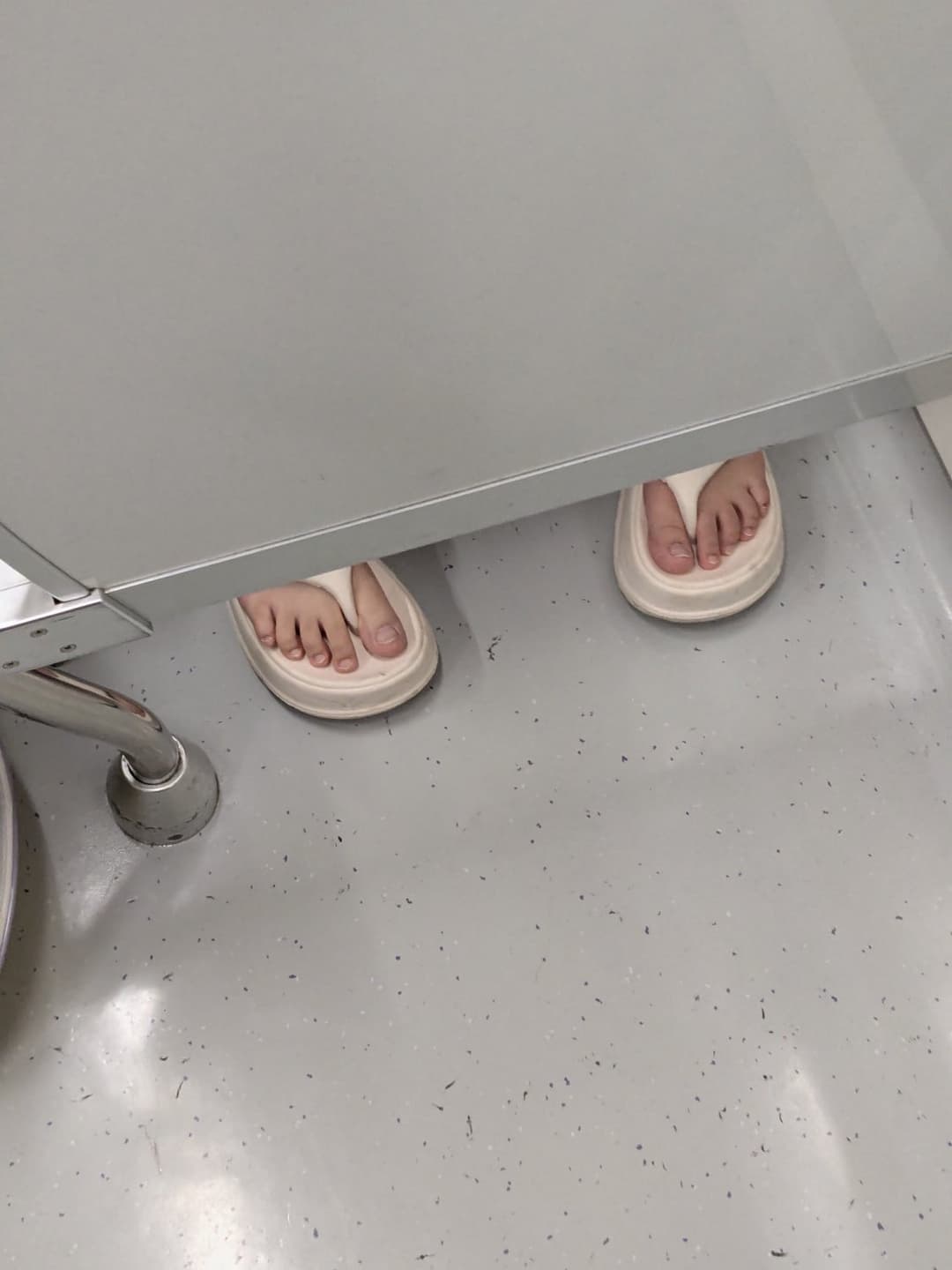 Asian shoes / feet & cum 3