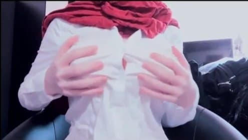 Shinukii ero-cosplay mikasa