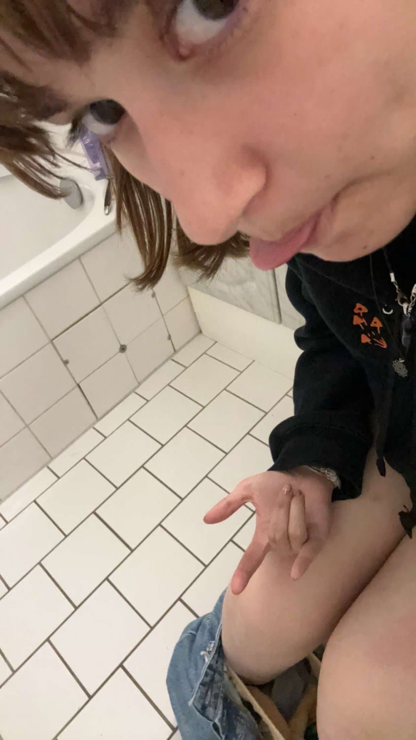 What would you do to my cute little #girlfriend no limits