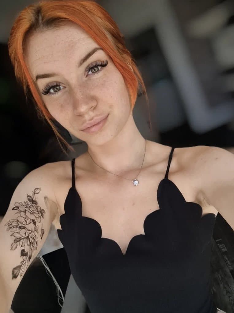 Busty analslut Jasmin