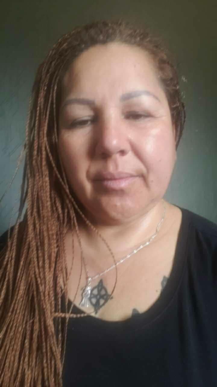 Mi madrastra por andar de puta le destrozaron el culo,el desconocido la obligó a tener anal