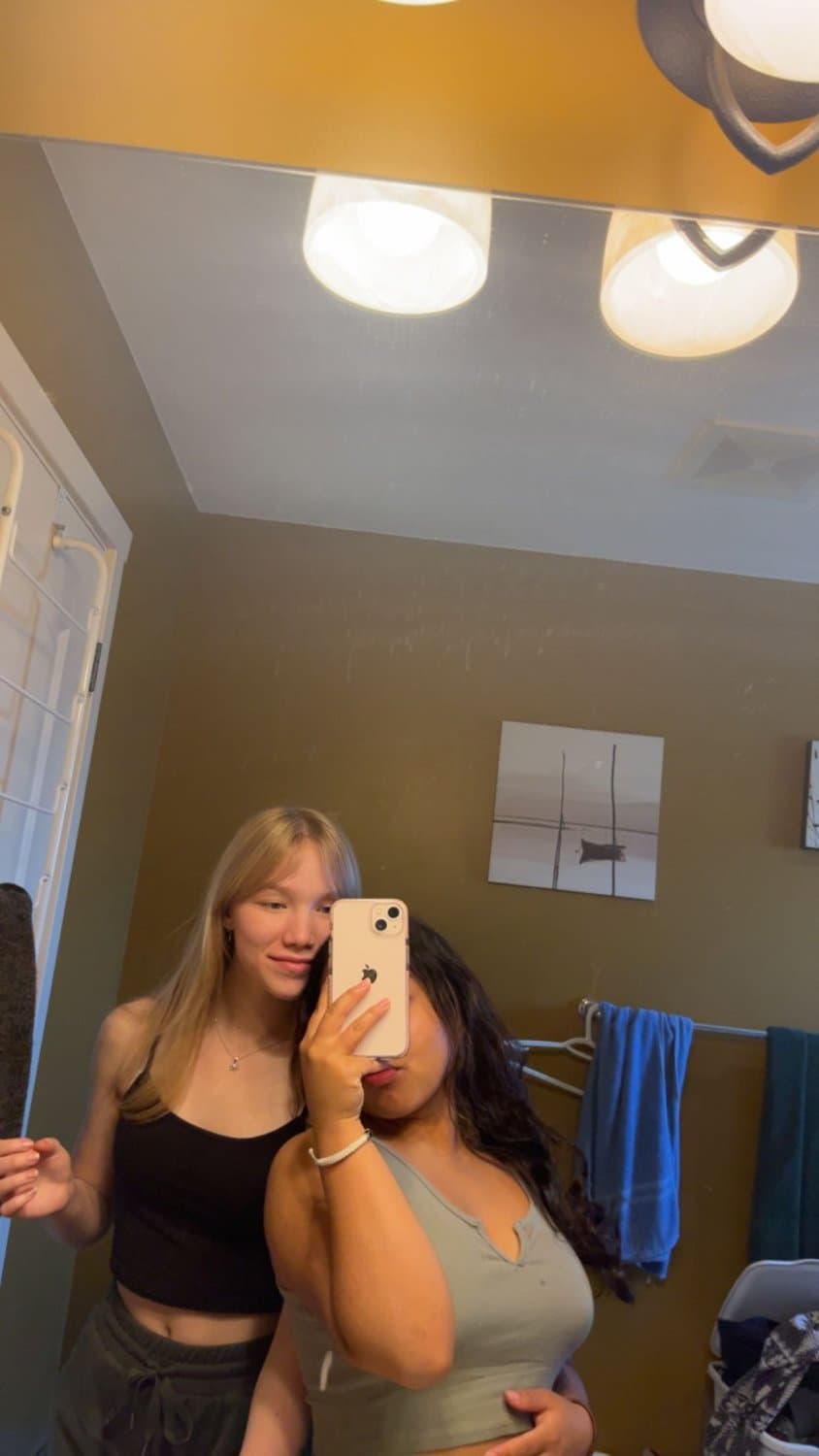 Group photos Dm my telegram @Brad_williams to get your girl shown or to see more.