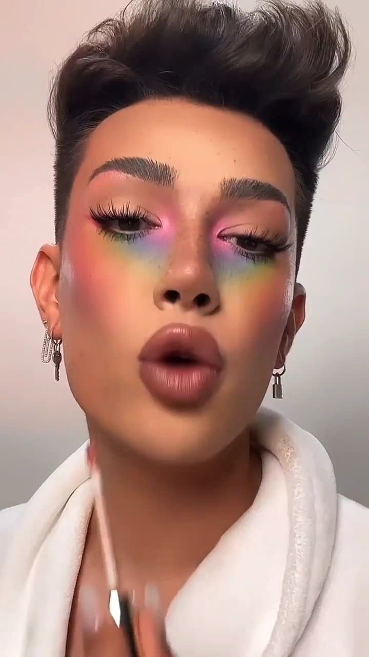 JAMES CHARLES ?? BEAUTIFUL GAYBOY ??????