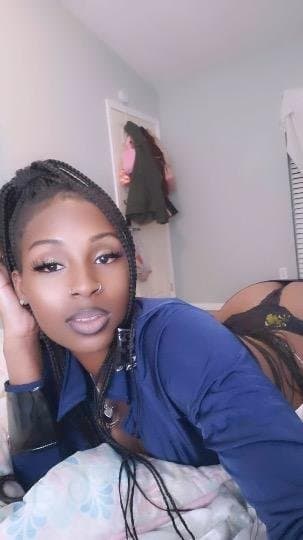 Click to view full size Milf who likes butt plugs and ass smacking