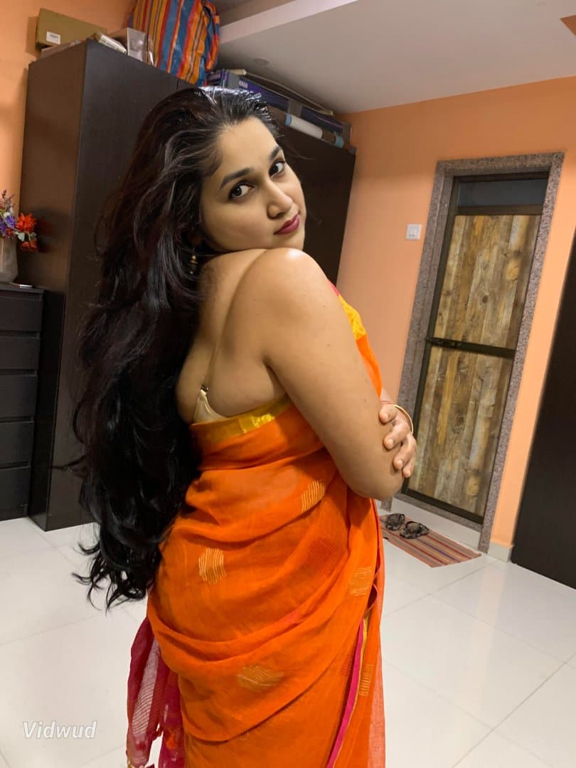 TELUGU AMMAYI MILF ANUPAMA HOT BOOB SHOW CAM FOR JOB