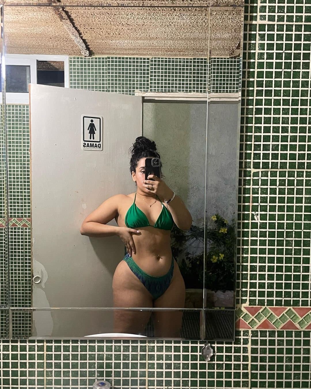 Valéria Bethânia, bunduda