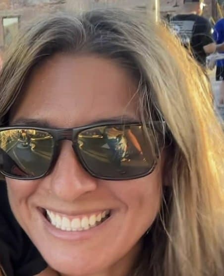 Friends who shower together…..