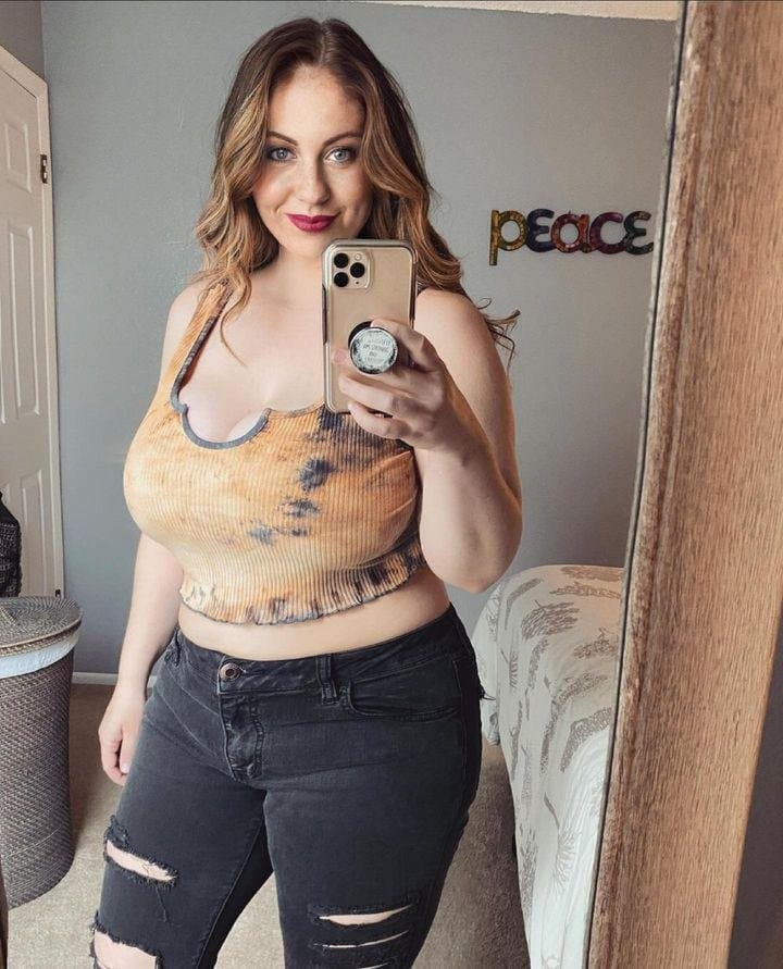 Click to view full size Dumb flat ass slut Rachel