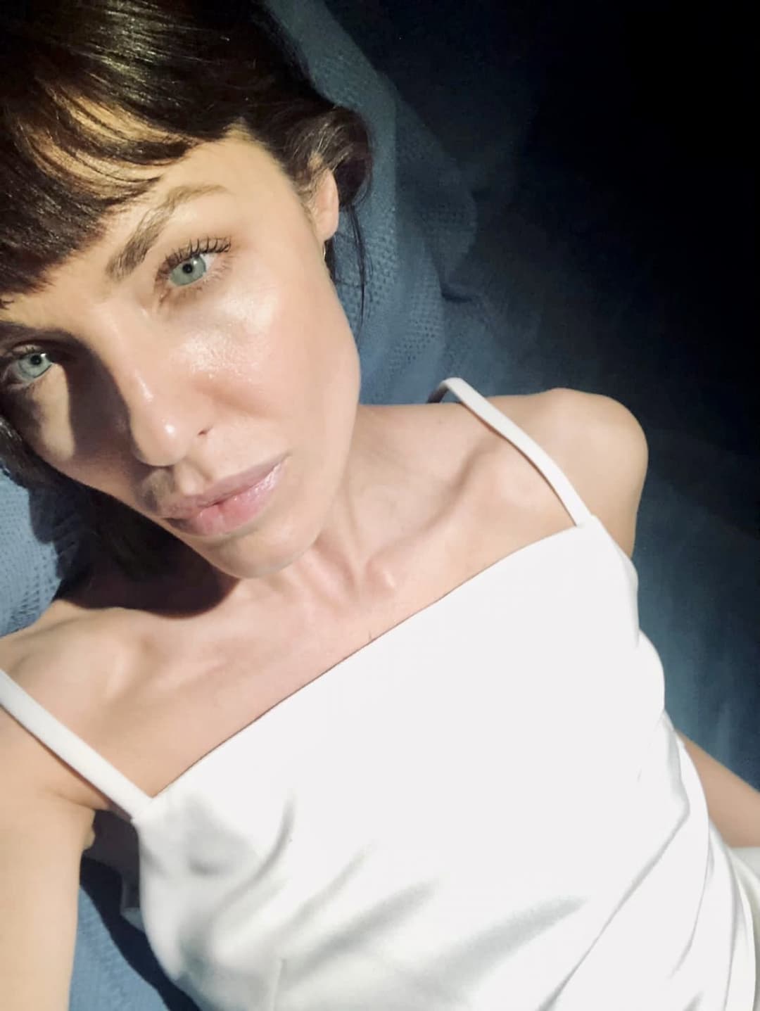 Ukrainian classy MILF. To exchange files message on KIK with same username as here