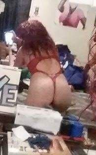 Trailer trash slut Jess nude selfies