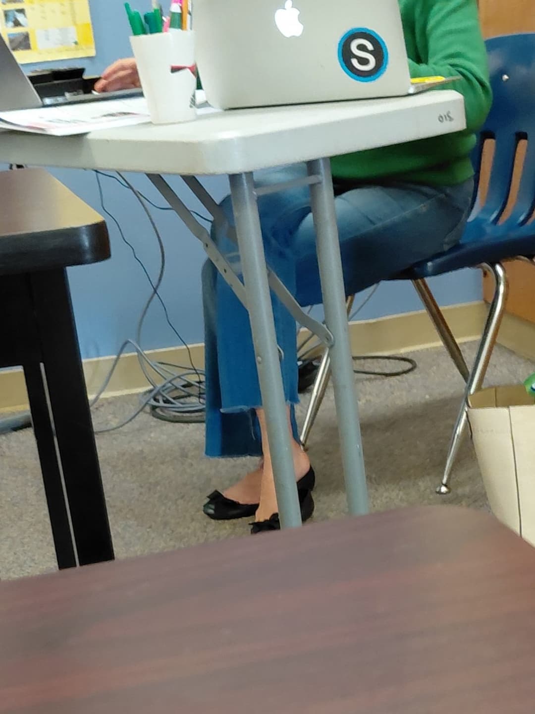 milf teacher sexy soles dangling