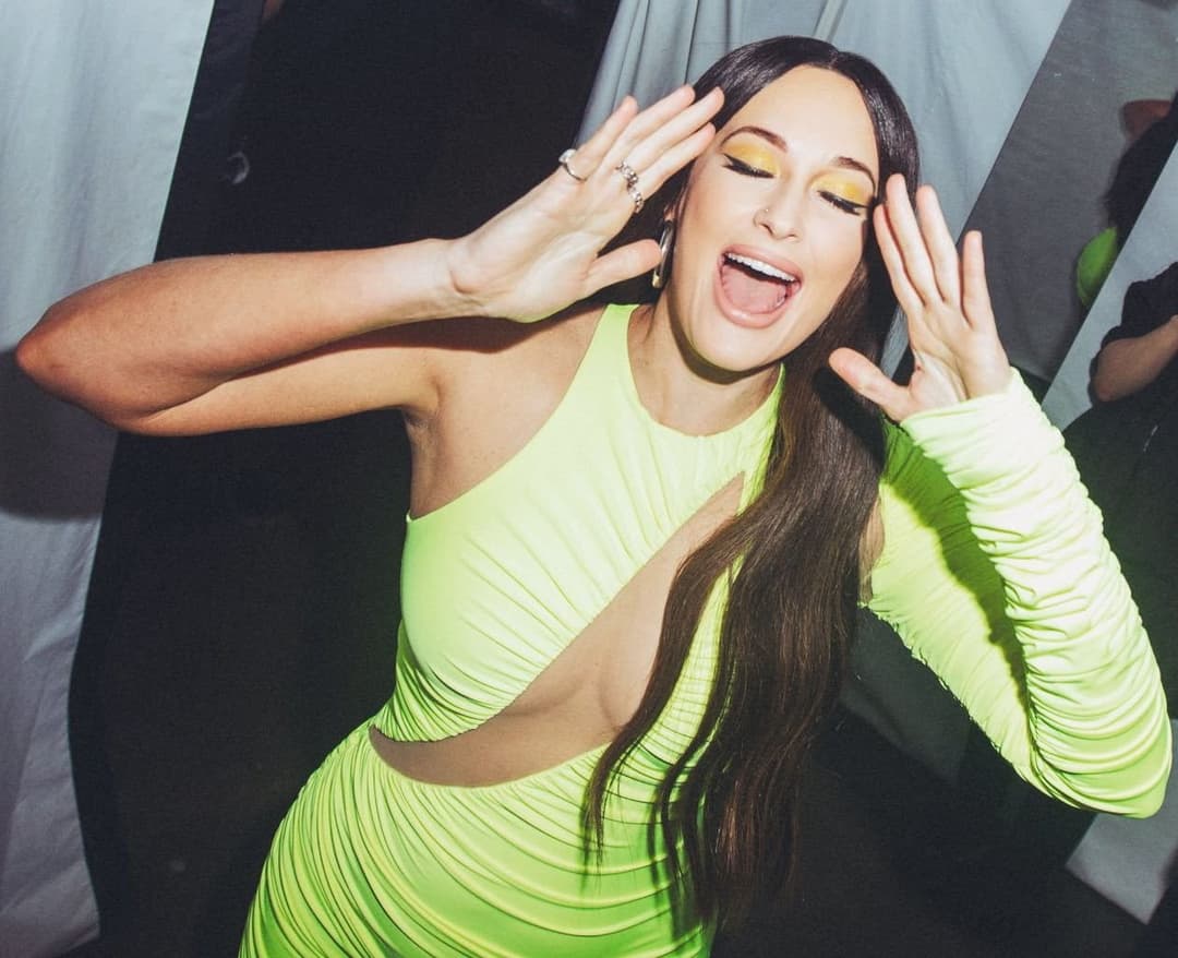 Kacey Musgraves Big Luscious Breast & Hot Beautiful Ass & Banging Body makes me Leak so much ??