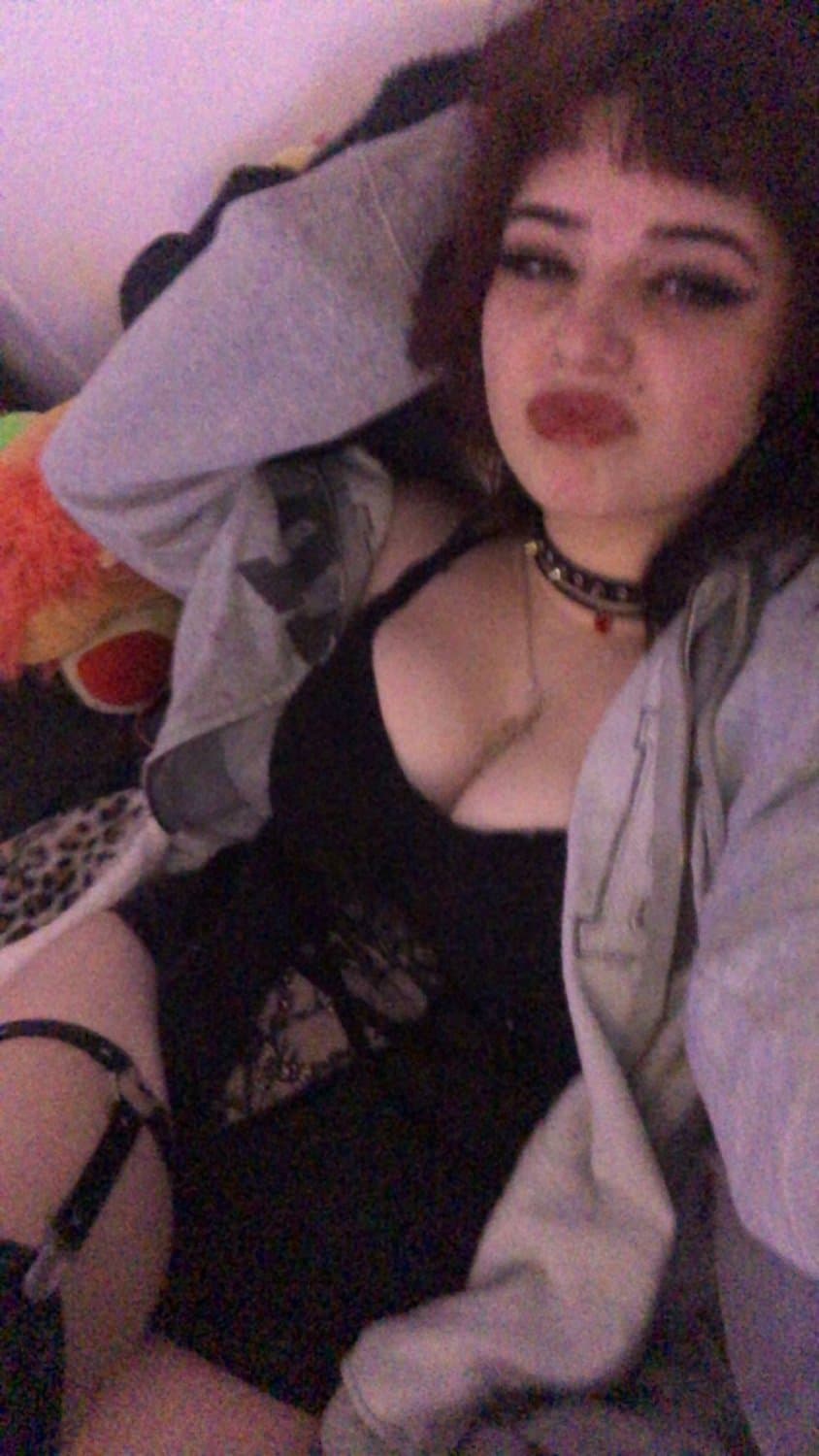 Sexy goth egirl from Discord p2