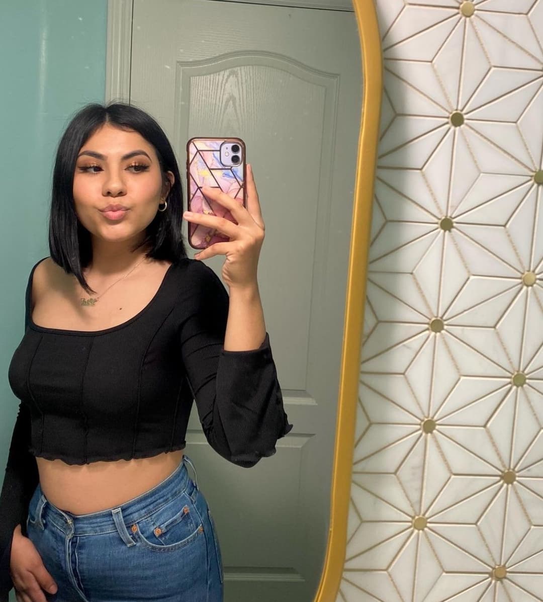 Petite Latina coworker finally sent the nudes