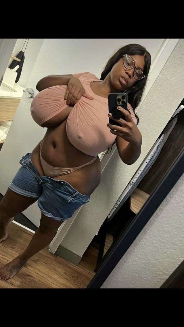 slim-thick-v0-eydd0ko8u5ba1