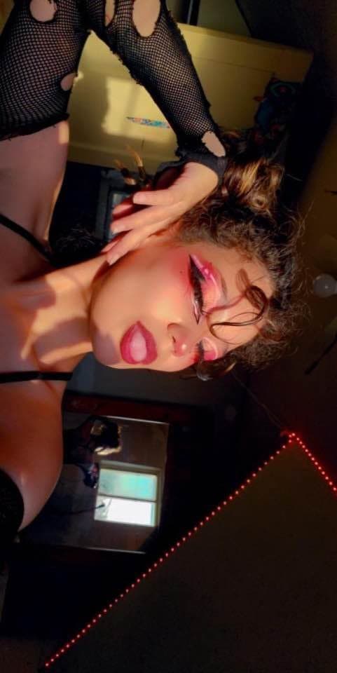 Rose is a webslut that deserves to be spread for everyone to see. Kik roseisshy