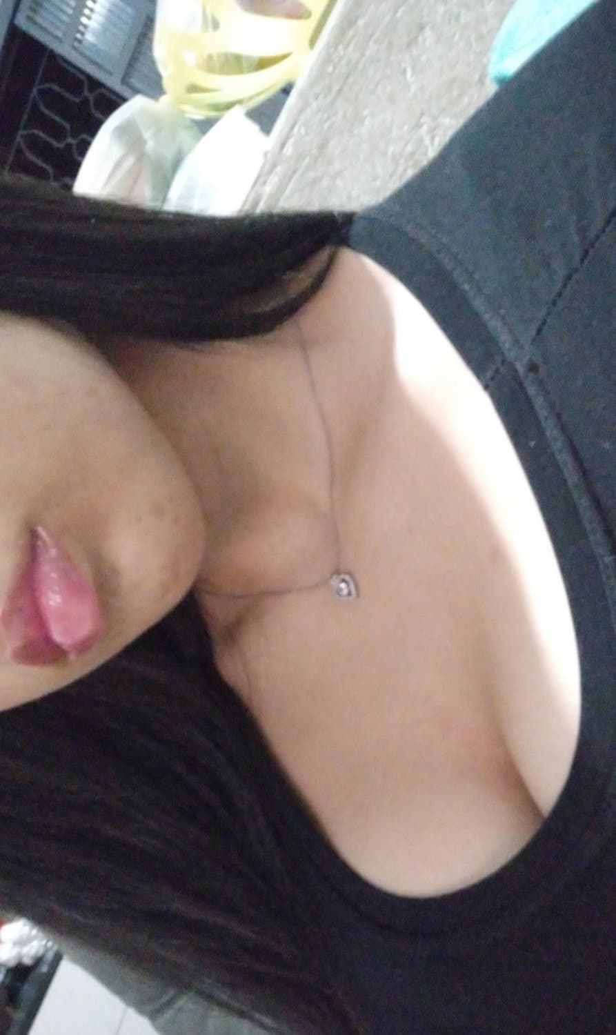 Novinha gostosa pra krl, que putinha gostosa mds???