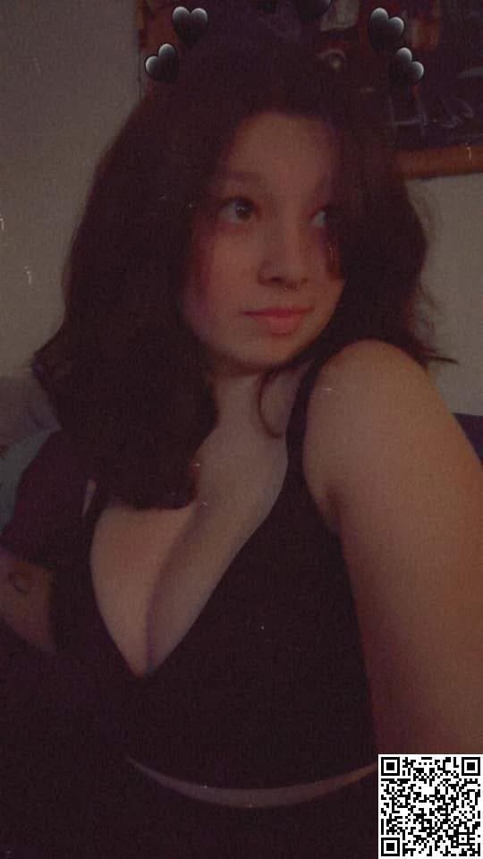 Kaylee - 23yo Big Tits (Non-nude)