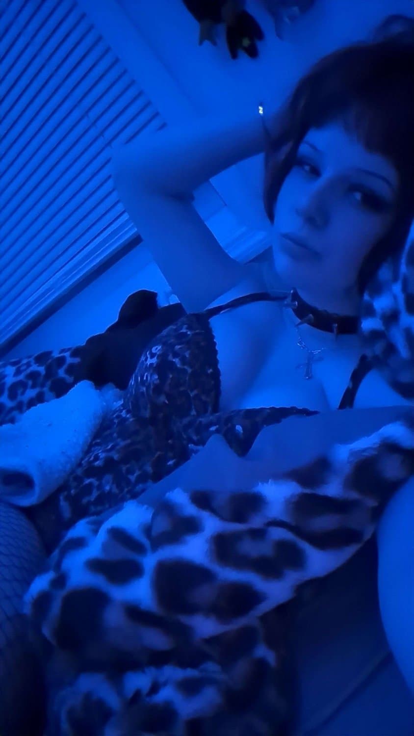 Sexy goth egirl from Discord p2