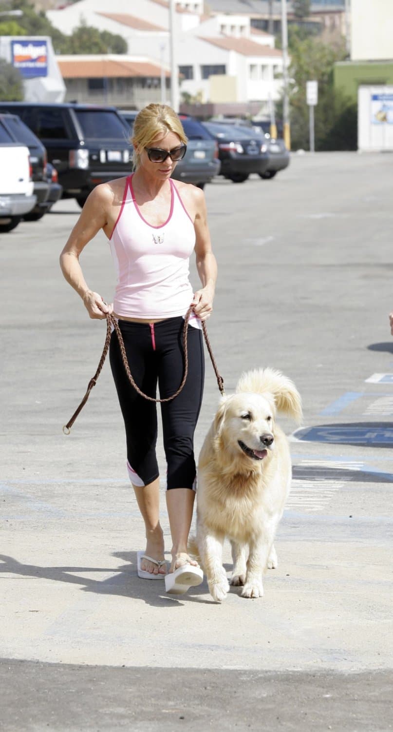 Nicollette Sheridan in platform flip flops