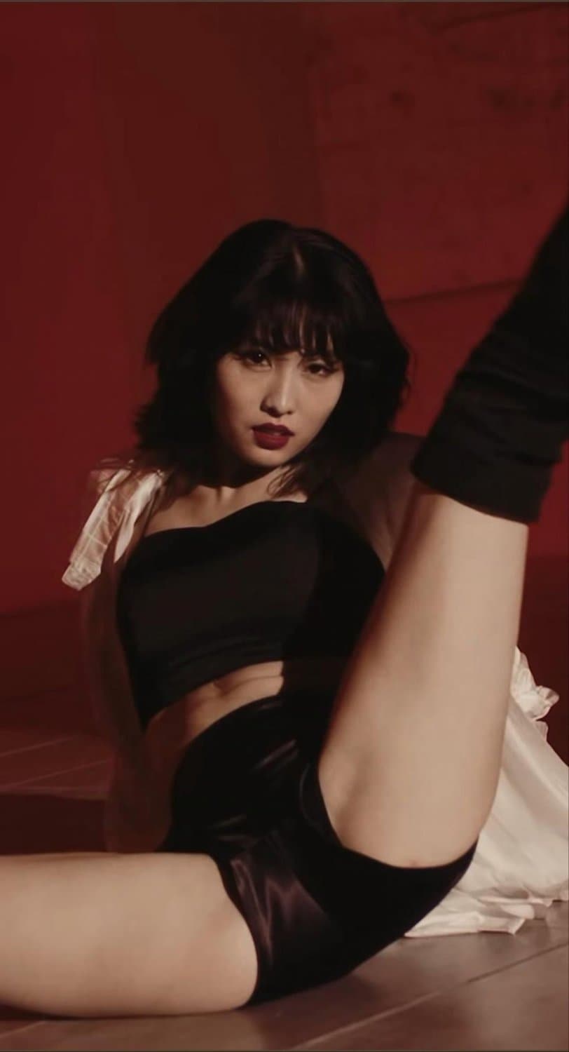 Goddess Milkers and Squirters Momo