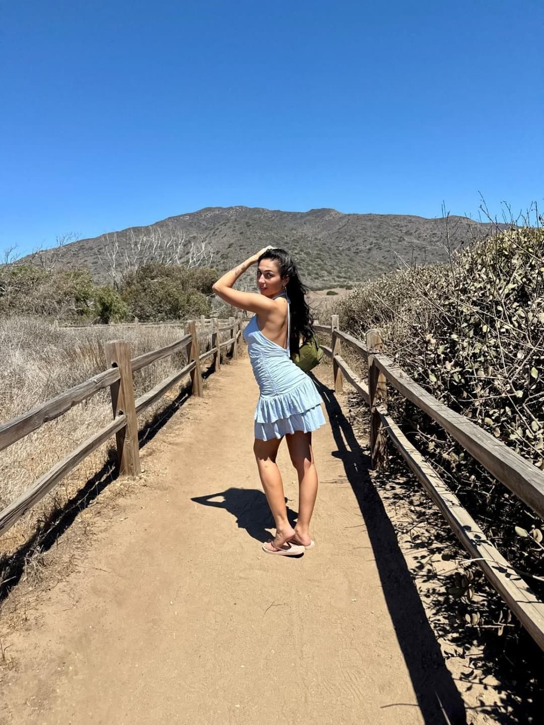 Pretty CA collage girl