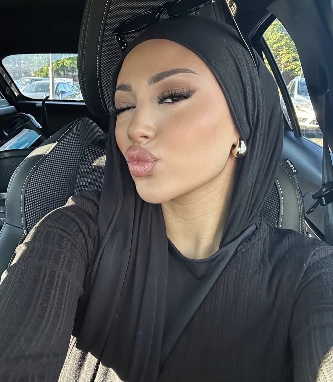 iraqi hoejabi with dsl showing why hijabi bitches r the best ????