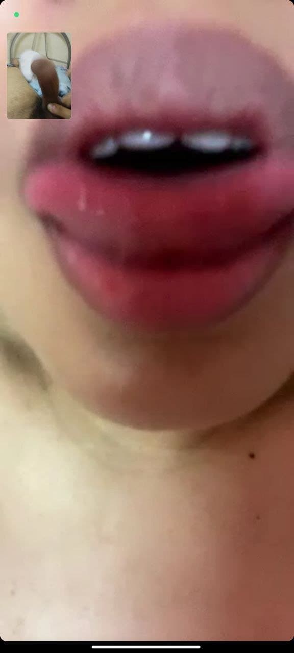 Betina sundal kena paksa ikat