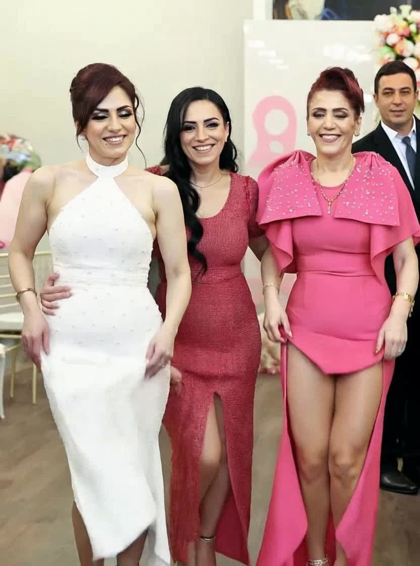 Sexy Arab Milf Amira and daughters undressed and dancing. AI Undressed Videos