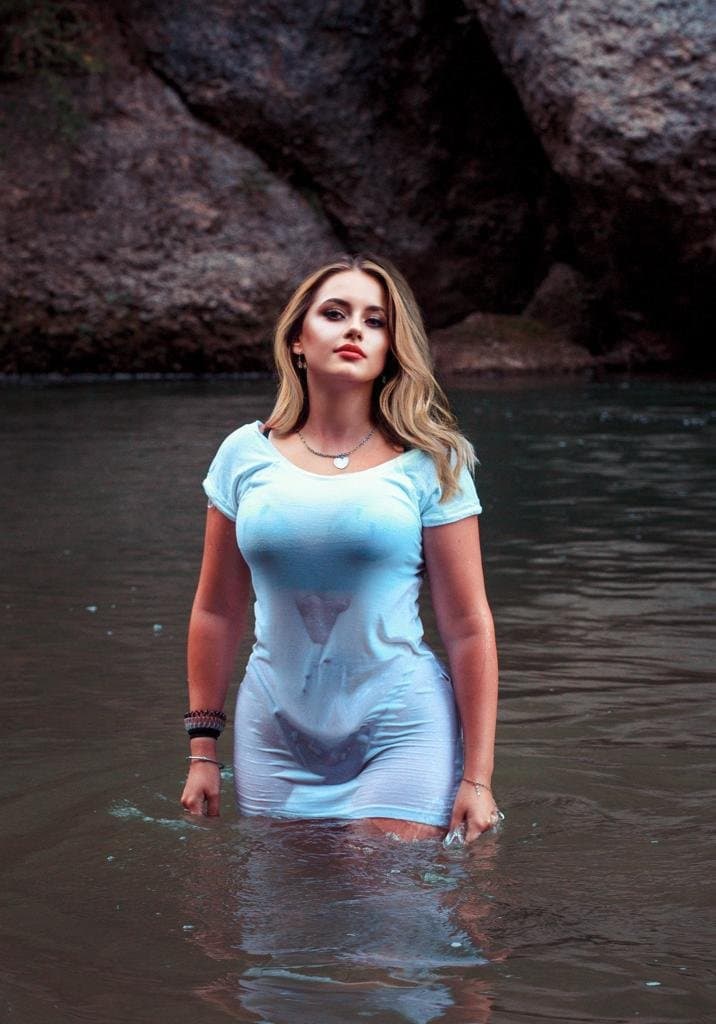 Hot Russian girl send me hot pics while getting married