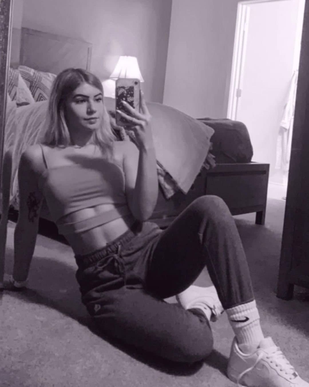 My crush just thanks this asshole with big muscles by kneeling down and sucking his big cock