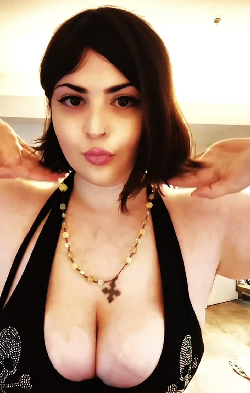 thicc emo white tiktok slut eats black meat