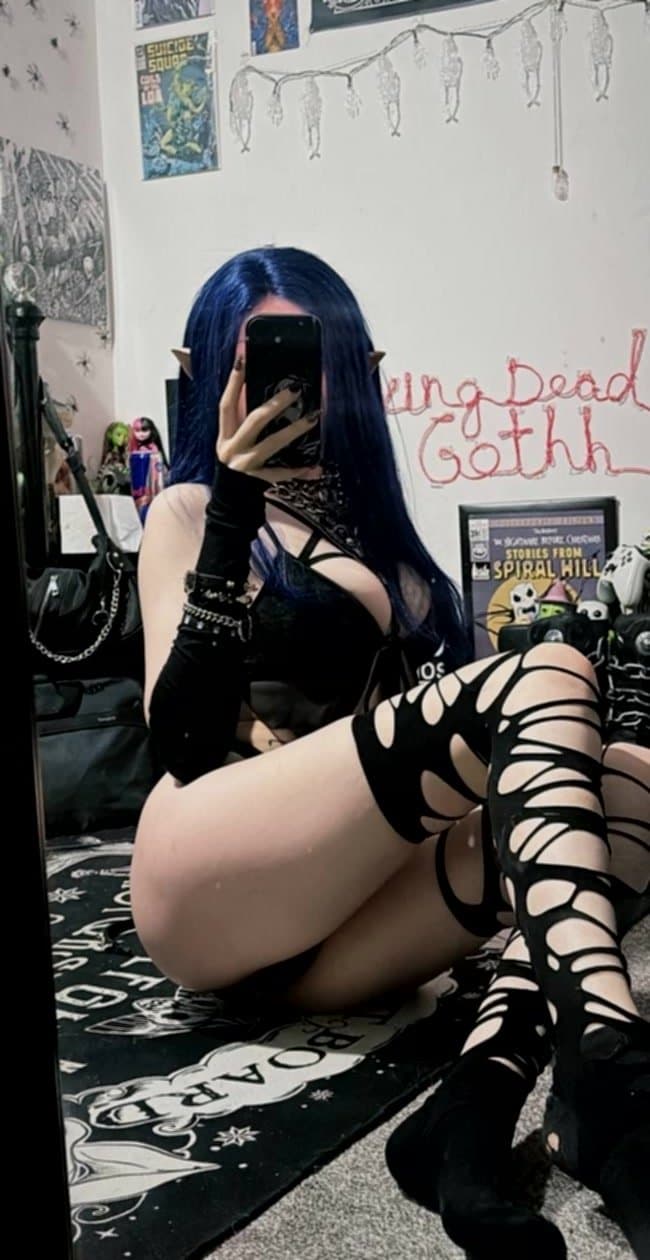 Drool like a good boy and maybe my butt will be on your face later