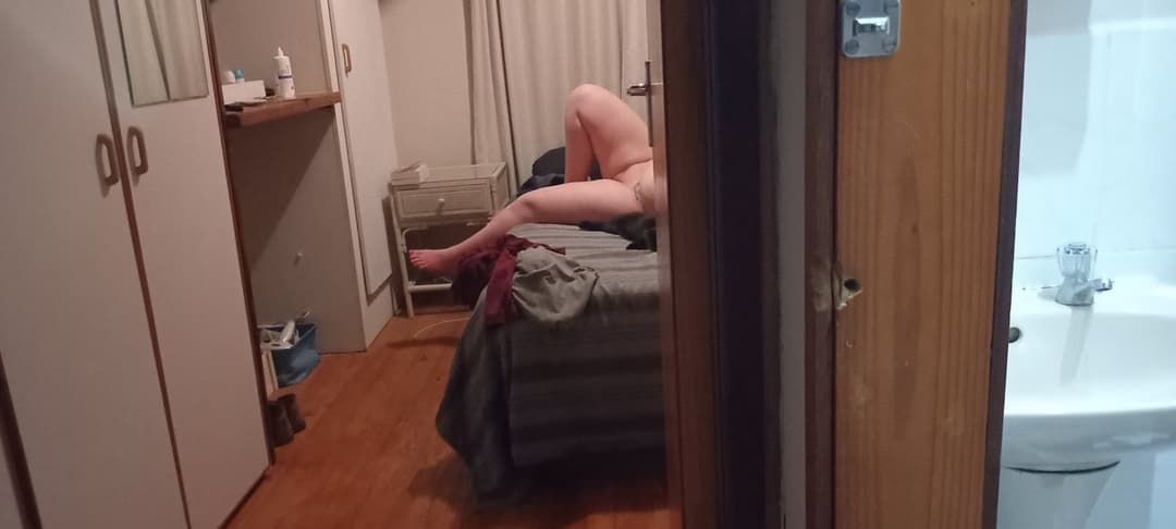 Sneaky 2 getting dressed