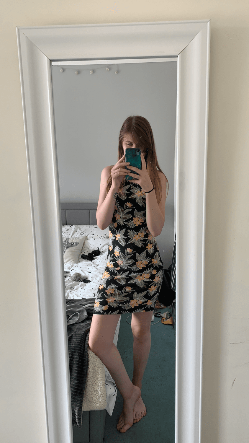 Loose myself looking at her