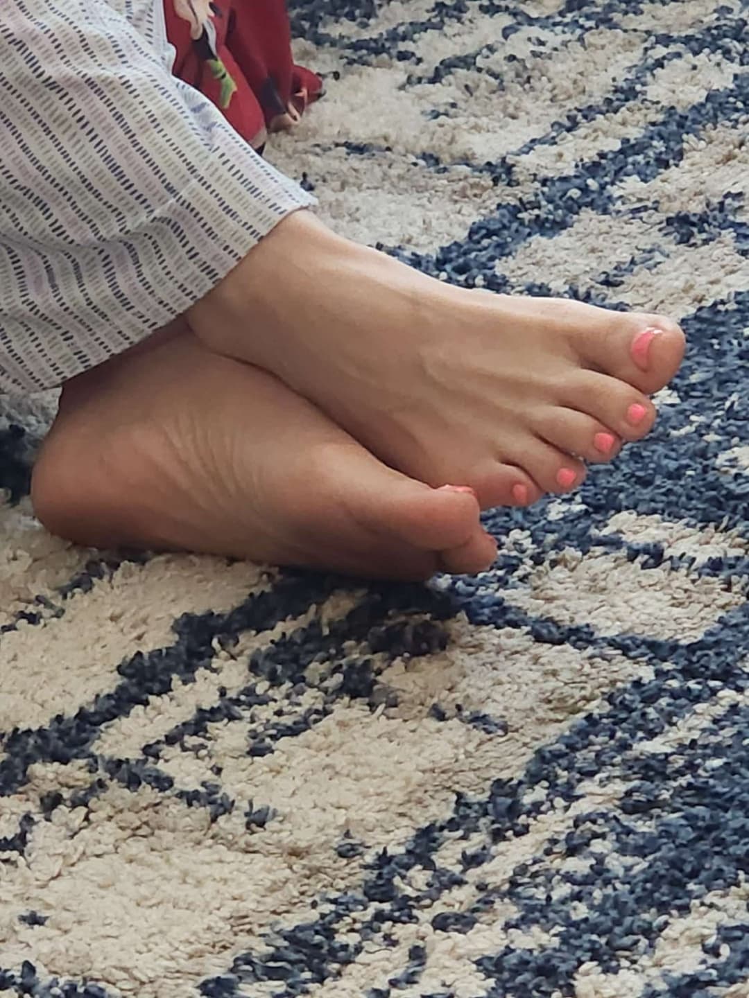 Michigan wife Melanie 42 ass pussy feet and soles