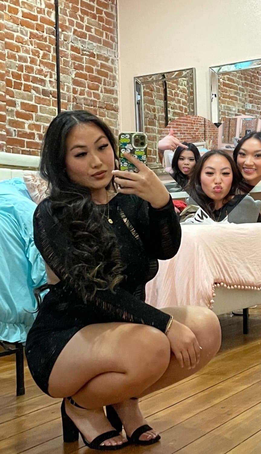 Autumn, 22 | PAAG webslut shows off her dick sucking lips and curves