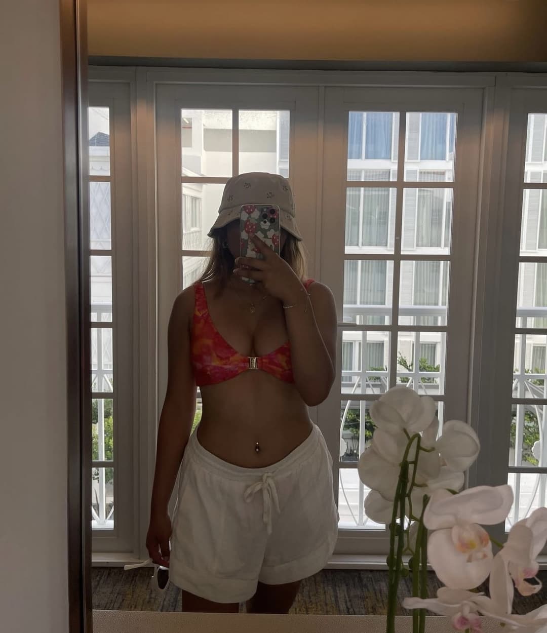 24 yrs old e-girl perfect body made for big cocks lol ? Cute Chicago slut showing off perfect body